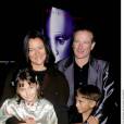  Robin Williams, sa femme Marsha, son fils Cody et sa fille Zelda à la première du film Bicentennial Man à Los Angeles le 14 décembre 1999   