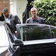 George Michael a la sortie de son domicile a Londres le 1er octobre 2012. George Michael a annule sa tournee en Australie pour des raisons medicales
