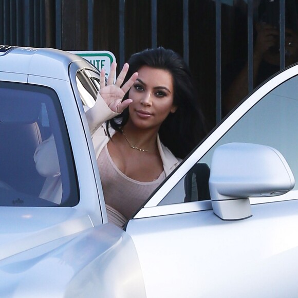 Kim Kardashian, enceinte, quitte un studio de tournage à Van Nuys. Los Angeles, le 4 septembre 2015.