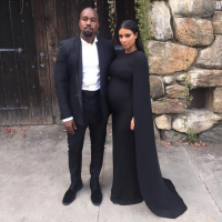 Kim Kardashian, enceinte, et Kanye West : Radieux pour un mariage !