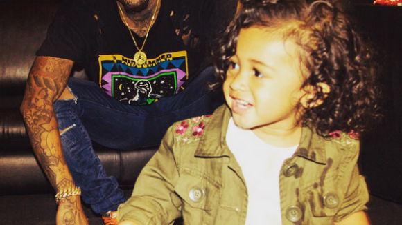 Chris Brown obtient la garde de sa fille Royalty