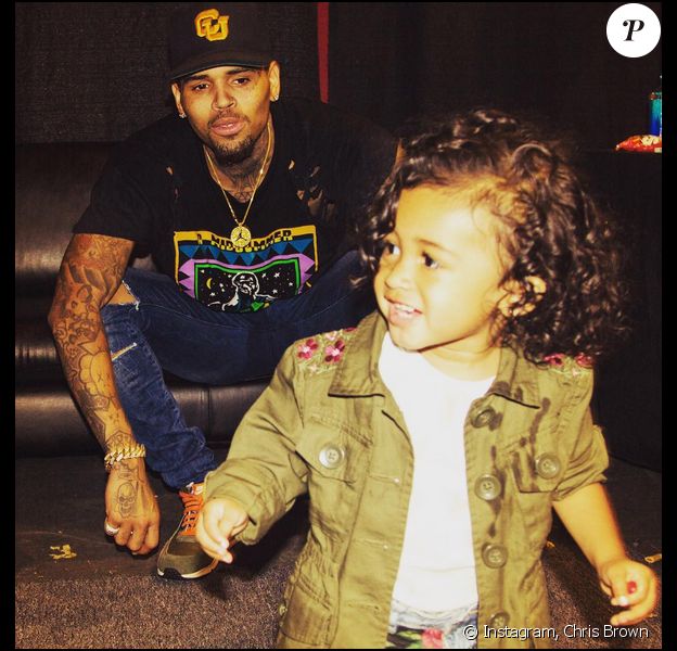 Chris Brown et sa fille Royalty. Photo publiée le 23 août 2015.