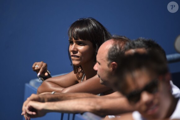 Shy'm lors du huitième de finale de Benoît Paire à l'US Open à l'USTA Billie Jean King National Tennis Center de Flushing dans le Queens à New York le 6 septembre 2015