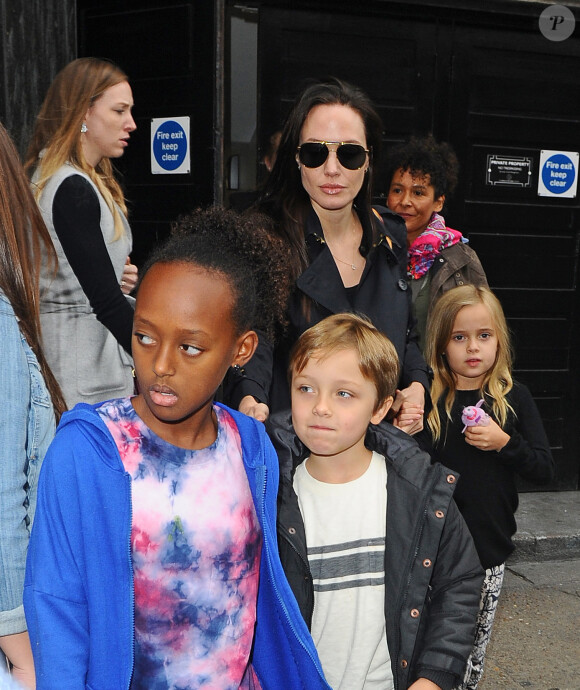 Exclusif - Zahara, Knox et Vivienne - Premières photos à Londres d'Angelina Jolie et ses enfants, Shiloh, Vivienne, Zahara et Knox qui sont allés voir la comédie musicale "Wicked" le 5 septembre 2015.