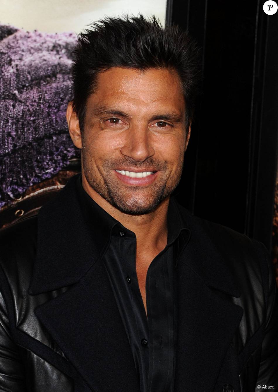 Next photo of Manu Bennett