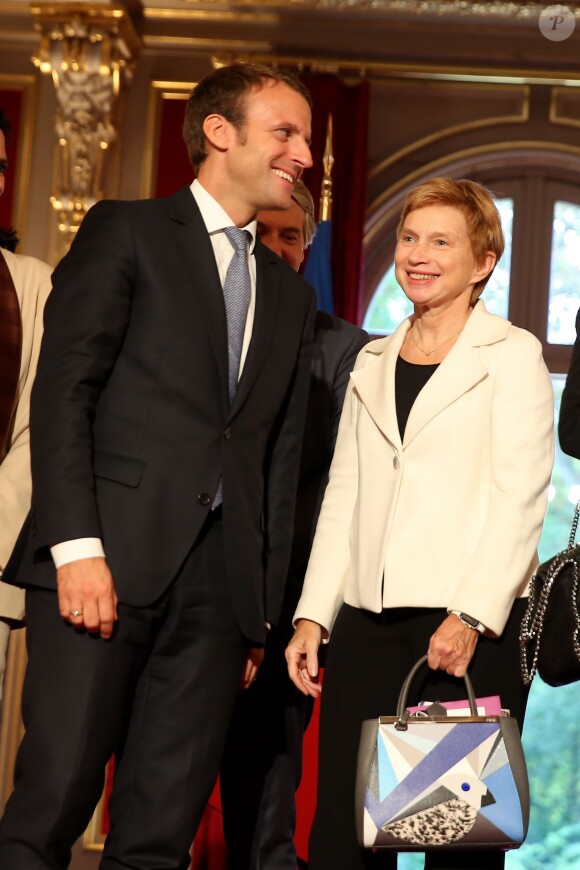 Emmanuel Macron et Laurence Parisot - Remise du Prix de l'Audace Créatrice à Jean-Claude Maillard, PDG et fondateur du groupe Figeac Aéro, au palais de l'Elysée à Paris, le 15 septembre 2015.