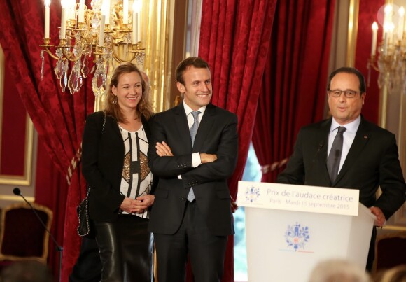 Axelle Lemaire, Emmanuel Macron et François Hollande - Remise du Prix de l'Audace Créatrice à Jean-Claude Maillard, PDG et fondateur du groupe Figeac Aéro, au palais de l'Elysée à Paris, le 15 septembre 2015.