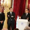 Marc Ladreit de Lacharrière, Emmanuel Macron et François Hollande - Remise du Prix de l'Audace Créatrice à Jean-Claude Maillard, PDG et fondateur du groupe Figeac Aéro, au palais de l'Elysée à Paris, le 15 septembre 2015.