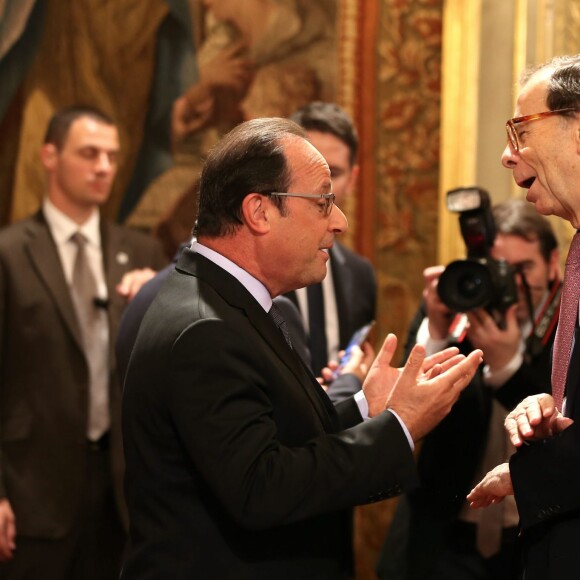 François Hollande et Louis Schweitzer - Remise du Prix de l'Audace Créatrice à Jean-Claude Maillard, PDG et fondateur du groupe Figeac Aéro, au palais de l'Elysée à Paris, le 15 septembre 2015.