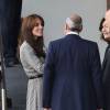 Kate Middleton, duchesse de Cambridge, en robe Ralph Lauren et arborant sa nouvelle coupe de cheveux, visitait pour sa grande rentrée le centre Anna Freud consacré aux problèmes mentaux chez les enfants, à Londres le 17 septembre 2015.