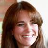 Kate Middleton, duchesse de Cambridge, en robe Ralph Lauren et avec sa nouvelle coupe de cheveux, visitait le 17 septembre 2015 dans le nord de Londres le centre Anna Freud consacré aux problèmes mentaux chez les enfants. Son premier engagement personnel en près de six mois.