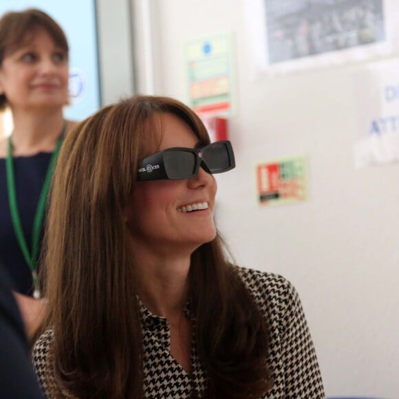 Kate Middleton, duchesse de Cambridge, en visite au centre Anna Freud à Londres le 17 septembre 2015.