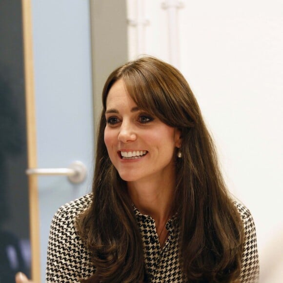 Kate Middleton, duchesse de Cambridge, en visite au centre Anna Freud à Londres le 17 septembre 2015.