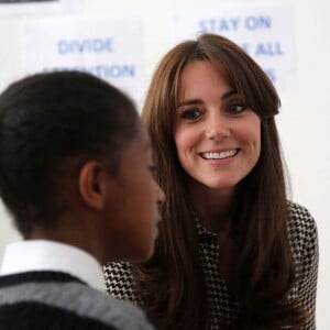 Kate Middleton, duchesse de Cambridge, en visite au centre Anna Freud à Londres le 17 septembre 2015.