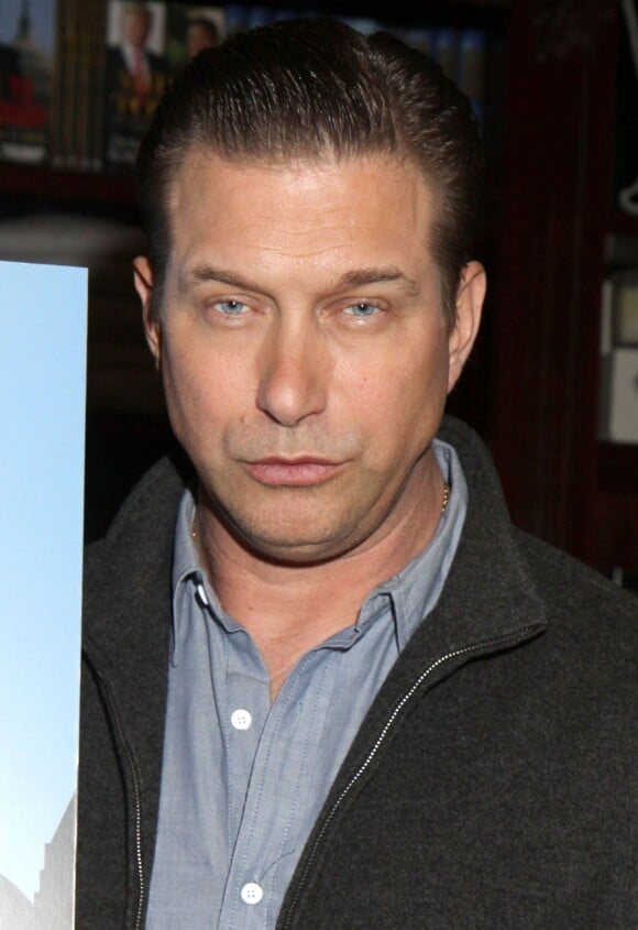 Donald Trump et Stephen Baldwin lors d'une conference de presse au lendemain du renvoi de l'acteur de l'émission "The Apprentice" a New York, le 16 avril 2013.