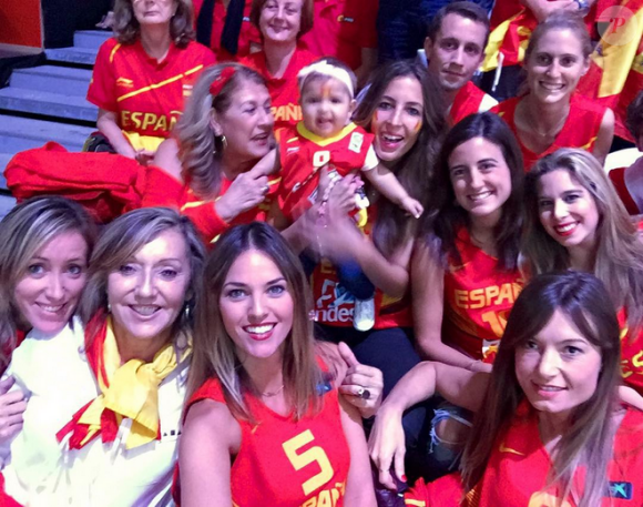 Helen Lindes, épouse de Rudy Fernandez, et les autres compagnes de joueurs ont pu savourer le succès espagnol le 20 septembre 2015 en finale de l'Euro 2015 de basket au stade Pierre-Mauroy de Villeneuve d'Ascq.