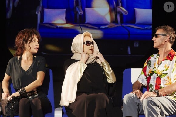 Sylvie Vartan, Isabelle Mergault et Pierre Deny - Filage de la pièce "Ne me regardez pas comme ça", au théâtre des Variétés, à Paris. Septembre 2015.