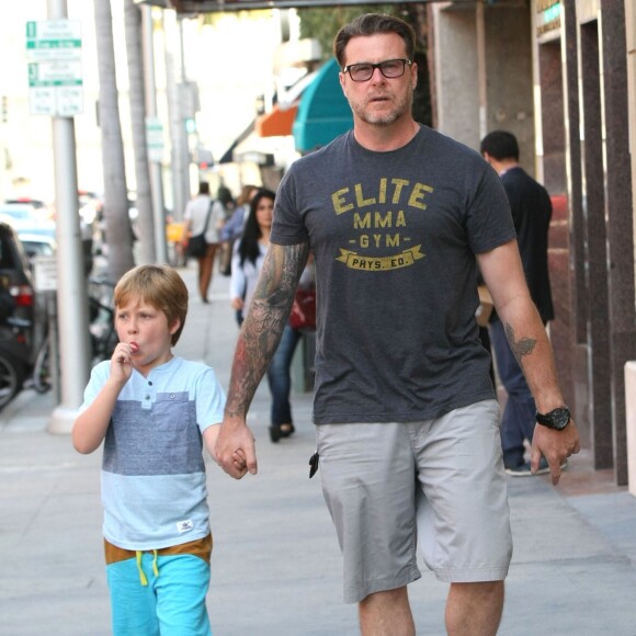 Dean McDermott emmène son fils Liam chez le docteur à Beverly Hills le 11 juin 2015.