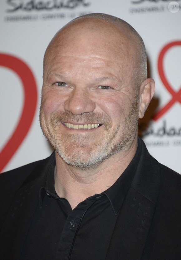 Le chef Philippe Etchebest - Soirée Sidaction au musée du quai Branly à Paris le 2 mars 2015.