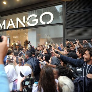 Cara Delevingne et Kate Moss à Milan lors de l'inauguration de la boutique Mango le 23 septembre 2015