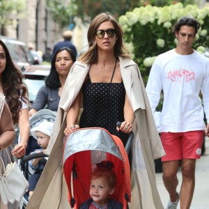 Jessica Alba se promène avec sa fille Haven dans les rues de New York, le 11 septembre 2015