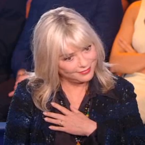 France Gall était l'invitée d'honneur de Stéphane Bern dans "C'est votre vie", samedi 26 septembre 2015 sur France 2.