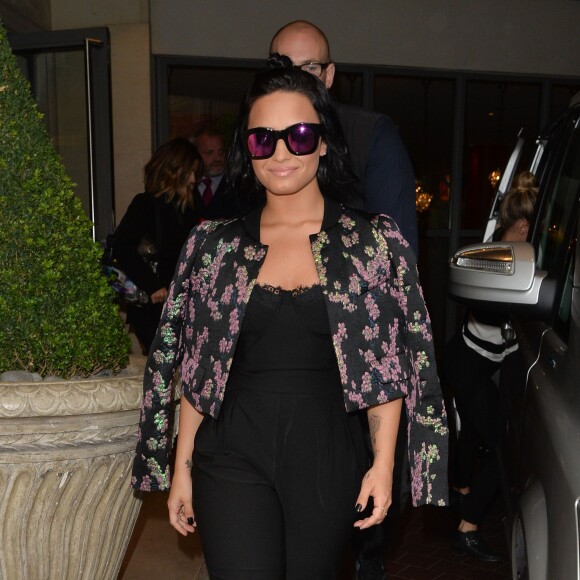 Demi Lovato à la sortie des studios de la BBC à Londres, le 9 septembre 2015