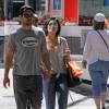 Demi Lovato et Wilmer Valderrama ainsi que leur chien Buddy font du shopping à Vancouver, le 19 juillet 2015