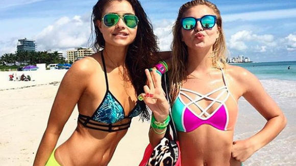 Rachel Hilbert et Yara Khmidan : Duo sexy à Miami, loin de la Fashion Week