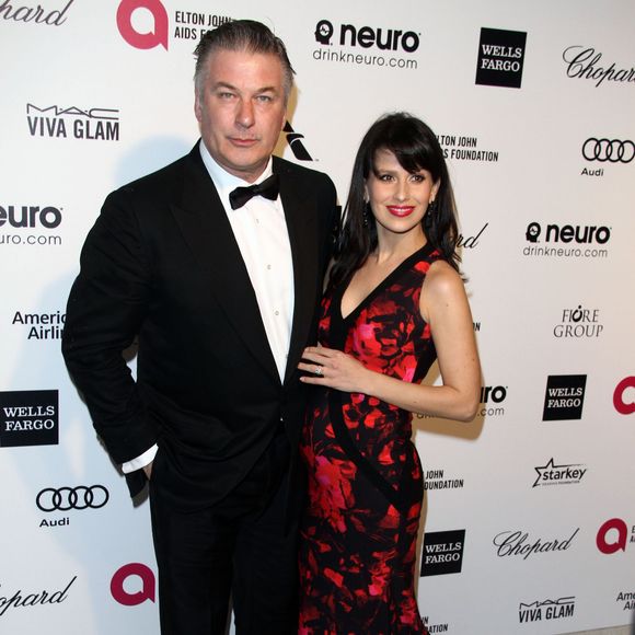 Alec Baldwin et sa femme Hilaria Thomas, enceinte - Soirée "Elton John AIDS Foundation Oscar Party" 2015 à West Hollywood, le 22 février 2015.