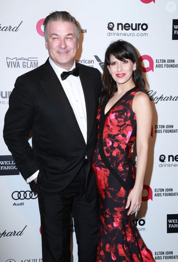 Alec Baldwin et sa femme Hilaria Thomas, enceinte - Soirée "Elton John AIDS Foundation Oscar Party" 2015 à West Hollywood, le 22 février 2015.