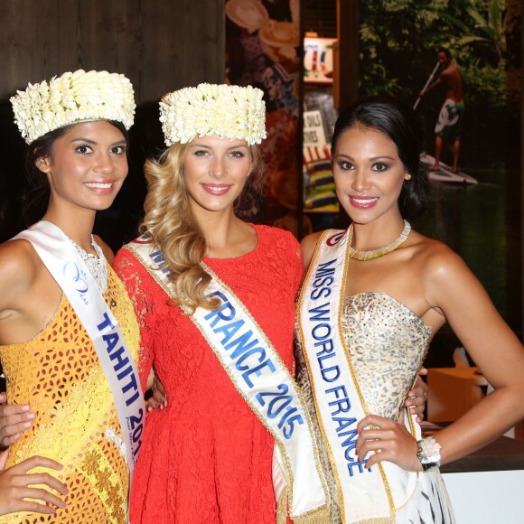 Camille Cerf, miss France 2015, au stand Tahiti du salon Top Resa au Parc des expositions à Paris le 29 Septembre 2015