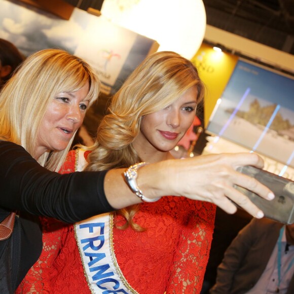 Camille Cerf, miss France 2015, sur le stand Tahiti du salon Top Resa au Parc des expositions à Paris le 29 Septembre 2015