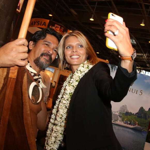 Sylvie Tellier au stand Tahiti du salon Top Resa au Parc des expositions à Paris le 29 Septembre 2015. 29/09/2015 - Paris