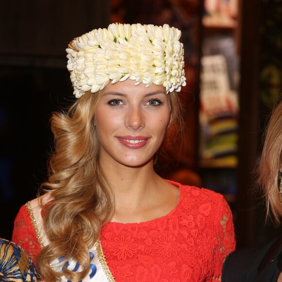 Camille Cerf, miss France 2015, sur le stand Tahiti du salon Top Resa au Parc des expositions à Paris le 29 Septembre 2015