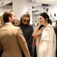Devon Windsor, Gigi Hadid, Derek Blasberg et Kendall Jenner assistent à la séance de dédicaces du livre "Harper's BAZAAR: Models" (par Derek Blasberg) chez colette. Paris, le 2 octobre 2015.