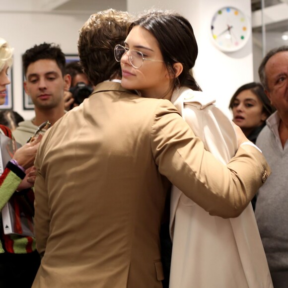 Devon Windsor, Gigi Hadid, Derek Blasberg et Kendall Jenner assistent à la séance de dédicaces du livre "Harper's BAZAAR: Models" (par Derek Blasberg) chez colette. Paris, le 2 octobre 2015.