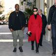 Kris Jenner et Corey Gamble quittent le restaurant Le Village, Cité Berryer (25, rue Royale). Paris, le 2 octobre 2015.