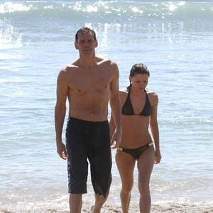 Exclusif - Jim Carrey et Cathriona White sur une plage de Malibu, le 15 septembre 2012