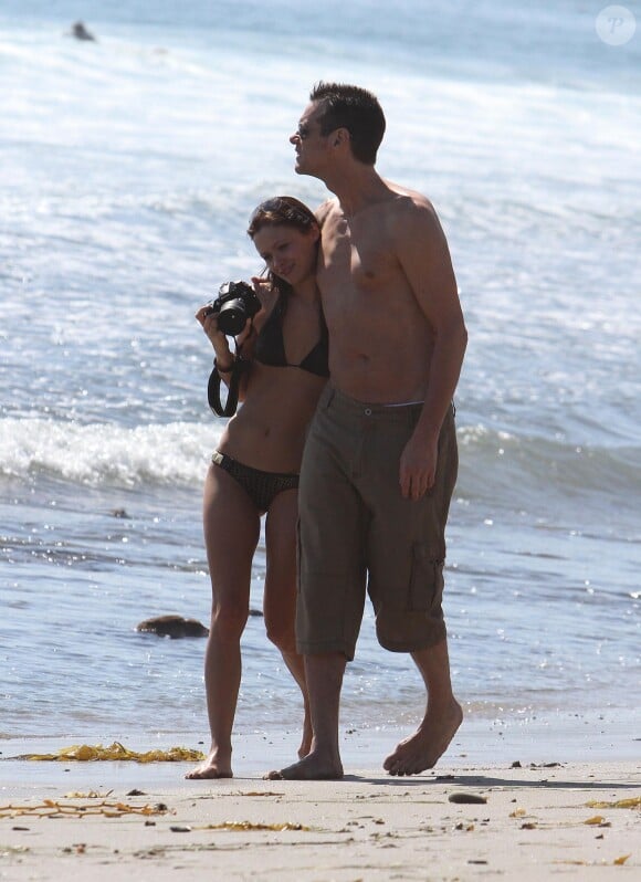 Exclusif - Jim Carrey et Cathriona White sur une plage de Malibu, le 15 septembre 2012