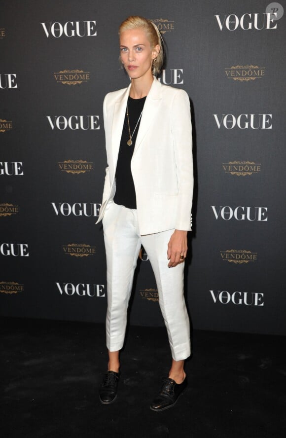 Aymeline Valade assiste à la soirée des 95 ans du magazine Vogue Paris, avenue d'Iéna. Paris, le 3 octobre 2015.
