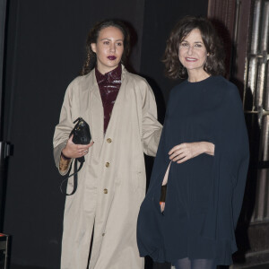 Valérie Lemercier assiste à la soirée des 95 ans du magazine Vogue Paris, avenue d'Iéna. Paris, le 3 octobre 2015.