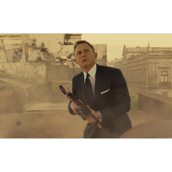 James Bond interprété par Daniel Craig dans Spectre 007 / image extraite de la bande-annonce du film.
