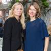 Julie de Libran (directrice artistique de Sonia Rykiel) et Sofia Coppola assistent à la présentation de la collection croisière 2016 de Sonia Rykiel dans le jardin du restaurant Ladurée, à SoHo. New York, le 8 juin 2015.