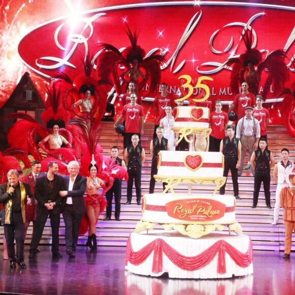 Exclusif - Pierre Meyer, son fils Mathieu et Patrick Sébastien - Le Cabaret Alsacien "Le Royal Palace" lance son nouveau spectacle "Imagine" à l'occasion de ses 35 ans le 24 septembre 2015 à Kirrwiller.