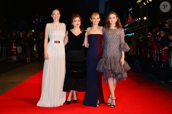 Romola Garai, Helena Bonham-Carter, Anne-Marie Duff et Carey Mulligan - Première du film "Les Suffragettes" à l'Odéon Leicester Square à Londres le 7 octobre 2015.