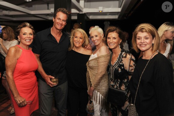 Rande Gerber, Ellen Gould, Carol Eberbaum, Barbara Hammer lors de la soirée de lancement du livre Becoming, à Miami. Le 8 octobre 2015