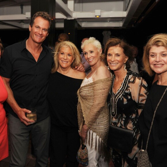 Rande Gerber, Ellen Gould, Carol Eberbaum, Barbara Hammer lors de la soirée de lancement du livre Becoming, à Miami. Le 8 octobre 2015