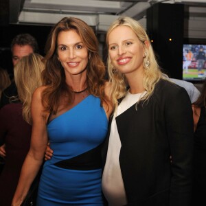 Cindy Crawford et Karolina Kurkova lors de la soirée de lancement du livre Becoming, à Miami. Le 8 octobre 2015