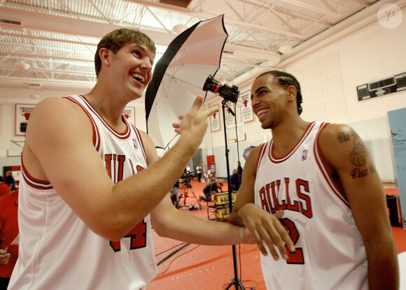 Aaron Gray et Thabo Sefolosha des Bulls de Chicago lors du Media Day au Berto Center de Deerfield, le 29 septembre 2008